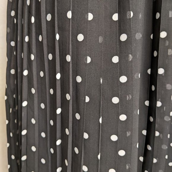 VGUC Small Black Polka Dot Pleated Midi Skirt - Picture 4 of 4